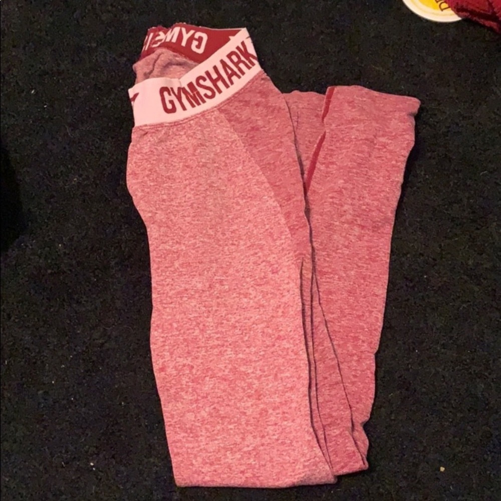 Gym shark leggings